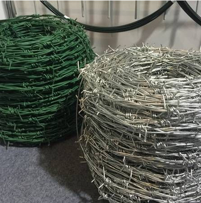 15mm-30mm Galvanizli Dikenli Jiletli Tel Çit 5-50kg Rulo