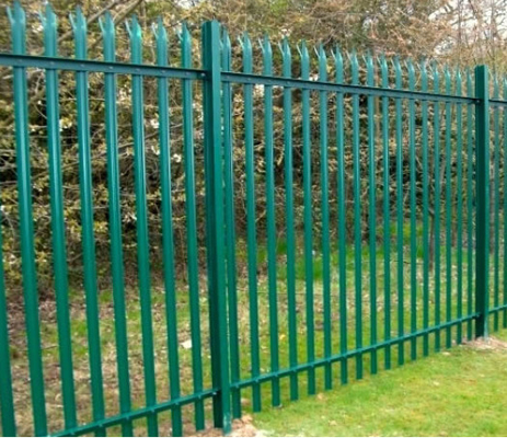 Farklı renklerde sıcak daldırma galvanizli veya PVC kaplı kaynaklı çit çit Dekoratif Çelik Palisade Bahçe Avrupa Fen